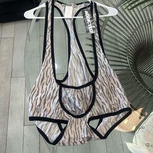 NWT Addicted singlet